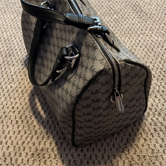 Micheal Kors Grayson Satchel Bag - Picture 3 of 7